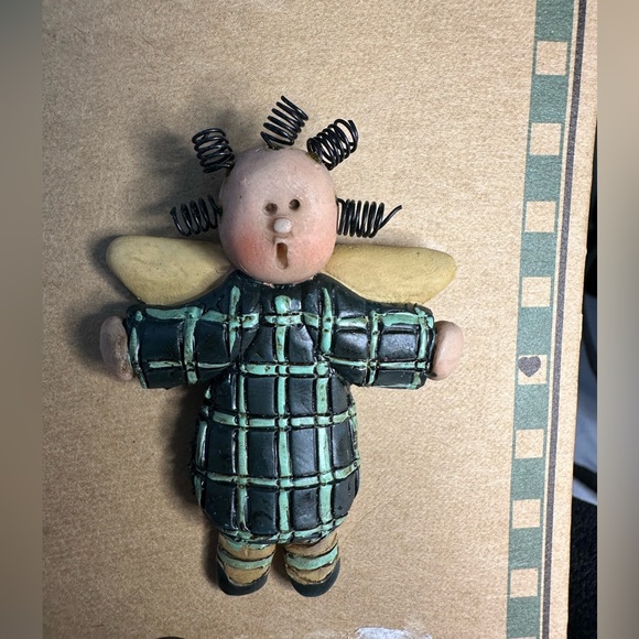 Rustic Angel pin Blossom Bucket Clay Art - Picture 2 of 6